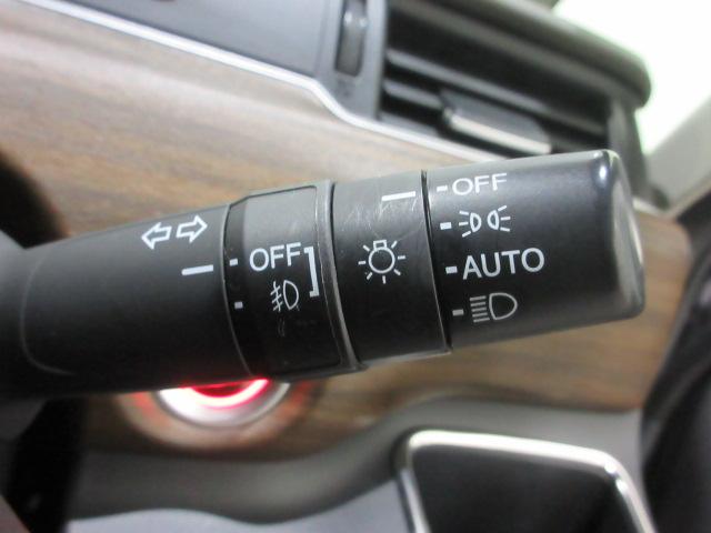 フリードハイブリッド ハイブリッド・Ｇホンダセンシング　６人　ドラレコ　９インチメモリーナビ　リアカメラ　Ｂｌｕｅｔｏｏｔｈ　シートヒーター　両側電動スライドドア　ＥＴＣ　純正アルミ　ＬＥＤヘッドライト　ワンオーナー　サイドカーテンエアバッグ　スマキー（9枚目）