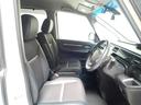 すわり心地の良い運転席・助手席です。長時間のドライブの疲れ軽減に貢献します。どうぞ快適なドライブを♪