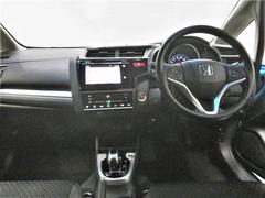 Ｈｏｎｄａ車が初めての方にも扱いやすく分かりやすいインパネ周りと各種スイッチ類です。 6