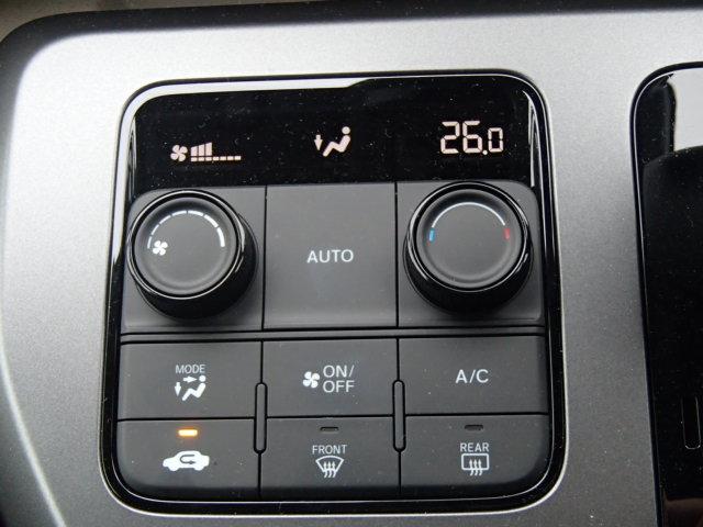 フリード エアー　当社デモカー　インターナビ　バックカメラ　フルセグ　ＵＳＢ接続　Ｂｌｕｅｔｏｏｔｈ接続　ＬＥＤヘッドライト　両側電動スライドドア　ＥＴＣ　クルコン　横滑り防止機能　サイドカーテンエアバック　展示車（9枚目）