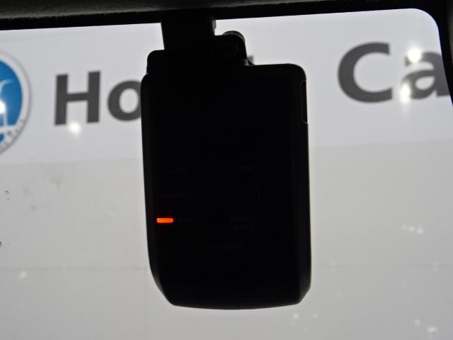 Ｎ－ＢＯＸ ベースグレード　当社デモカー　ＨｏｎｄａＳＥＮＳＩＮＧ　ドラレコ　メモリーナビ　リアカメラ　両側電動ドア　シートヒーター　ＥＴＣ　ＬＥＤライト　ＢＬＵＥＴＯＯＴＨ　衝突軽減システム　スマートキ－　車線維持支援システム（3枚目）