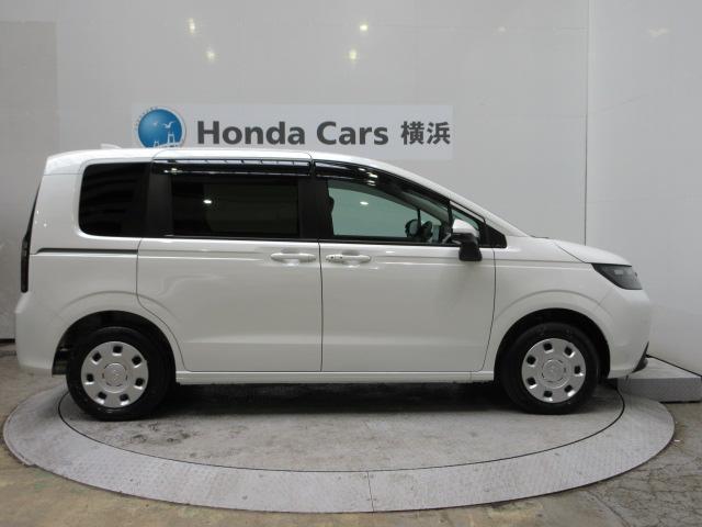 フリード e:HEVエアー ドラレコETCメモリーナビ両側電動スライドドアリアカメラドアバイザー当社デモカー6人4WD クリアランスソナー 3列シート オートクルーズコントロール LEDヘッドランプ USB シートヒーター(27枚目)