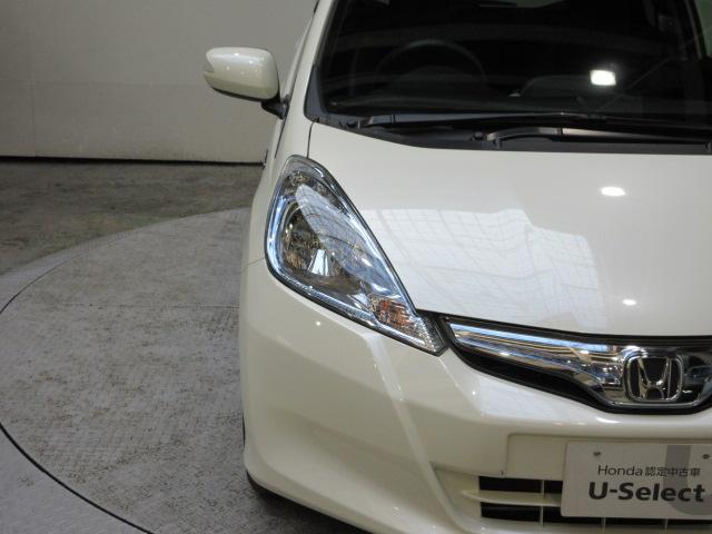 ディスチャージドランプ（ＨＩＤヘッドライト）付き！蛍光灯のような青白色光の明るいヘッドライトです！消費電力が少なく、夜間のドライブに明るい視界を提供いたします！