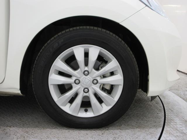 １７５−６５−１５タイヤと純正アルミホイールです。