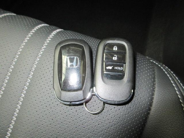 ＺＲ－Ｖ ｅ：ＨＥＶＺ　前後ドラレコ　メモリーナビ　全周カメラ　ＥＴＣ２．０　ＨｏｎｄａＳＥＮＳＩＮＧ　Ｐセンサー　レザー　Ｂカメラ　サイドエアバック　パワ－シ－ト　ナビＴＶ　ＬＥＤヘッドライト　ＵＳＢ接続　地デジ　サポカー（6枚目）