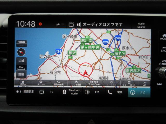 フィット ｅ：ＨＥＶホーム　前後ドラレコ　メモリーナビ　リアカメラ　ＥＴＣ２．０　ドアバイザー　ＨｏｎｄａＳＥＮＳＩＮＧ　ワンオーナー　前後誤発進抑制機能　クリソナ　助手席エアバッグ　運転席エアバッグ　１オナ　禁煙　ＬＥＤライト（3枚目）
