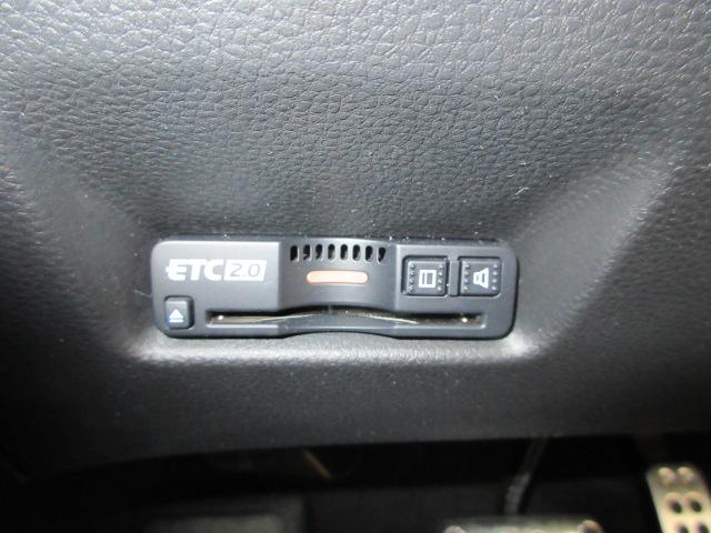 フィット ｅ：ＨＥＶホーム　前後ドラレコ　メモリーナビ　リアカメラ　ＥＴＣ２．０　ドアバイザー　ＨｏｎｄａＳＥＮＳＩＮＧ　ワンオーナー　前後誤発進抑制機能　クリソナ　助手席エアバッグ　運転席エアバッグ　１オナ　禁煙　ＬＥＤライト（8枚目）