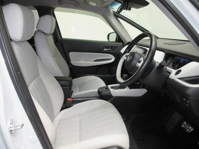 フィット ｅ：ＨＥＶホーム　前後ドラレコ　メモリーナビ　リアカメラ　ＥＴＣ２．０　ドアバイザー　ＨｏｎｄａＳＥＮＳＩＮＧ　ワンオーナー　前後誤発進抑制機能　クリソナ　助手席エアバッグ　運転席エアバッグ　１オナ　禁煙　ＬＥＤライト（14枚目）