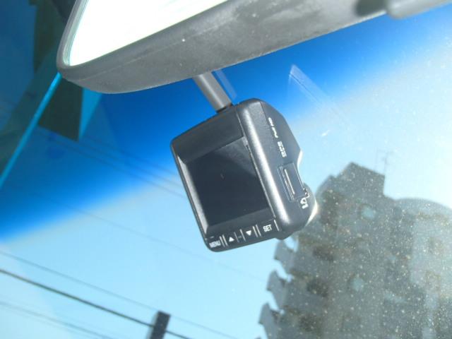 オデッセイ アブソルート・ＥＸ　インターナビ　全周囲カメラ　バックカメラ　フルセグ　ＵＳＢ接続　Ｂｌｕｅｔｏｏｔｈ接続　ＬＥＤヘッドライト　純正アルミホイール　前後ドライブレコーダー　ＥＴＣ　整備記録簿　シ－トヒ－タ－　スマ－トキ－（3枚目）