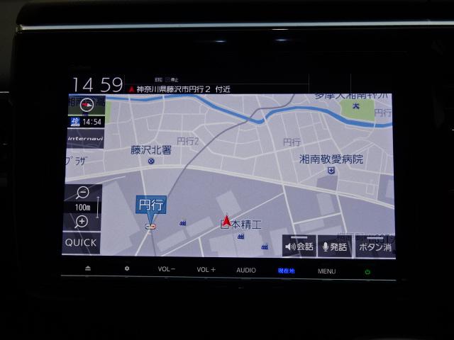 ステップワゴンスパーダ スパーダホンダセンシング　７人　ＨｏｎｄａＳＥＮＳＩＮＧ　メモリーナビ　リヤカメラ　フルセグＴＶ　Ｂｌｕｅｔｏｏｔｈ　ＥＴＣ　純正アルミホイール　ワンオーナー　ＬＫＡ　盗難防止　助手席エアバッグ　ワンオーナ－　Ｗパワスラ　禁煙（3枚目）