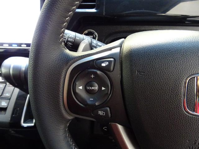 ステップワゴンスパーダ スパーダホンダセンシング　７人　ＨｏｎｄａＳＥＮＳＩＮＧ　メモリーナビ　リヤカメラ　フルセグＴＶ　Ｂｌｕｅｔｏｏｔｈ　ＥＴＣ　純正アルミホイール　ワンオーナー　ＬＫＡ　盗難防止　助手席エアバッグ　ワンオーナ－　Ｗパワスラ　禁煙（6枚目）