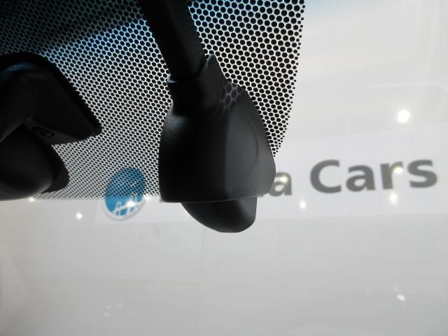 フリードハイブリッド ハイブリッド・Ｇホンダセンシング　６人　前後ドラレコ　ＥＴＣ　メモリーナビ　両側電動スライドドア　リアカメラ　シートヒーター　ワンオーナー　軽減ブレーキ　キーフリーシステム　電動格納式ドアミラー　Ｂｌｕｅｔｏｏｔｈ音楽　衝突安全ボディ（5枚目）