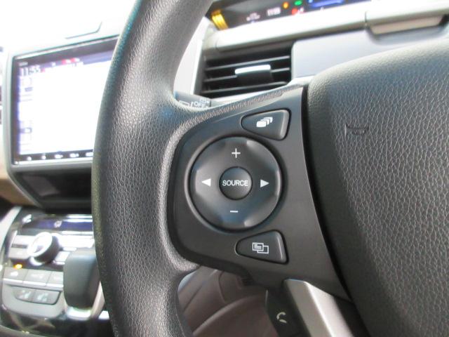 フリードハイブリッド ハイブリッド・Ｇホンダセンシング　６人　前後ドラレコ　ＥＴＣ　メモリーナビ　両側電動スライドドア　リアカメラ　シートヒーター　ワンオーナー　軽減ブレーキ　キーフリーシステム　電動格納式ドアミラー　Ｂｌｕｅｔｏｏｔｈ音楽　衝突安全ボディ（8枚目）