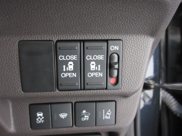 フリード Ｇ・ホンダセンシング　７人　ＨｏｎｄａＳＥＮＳＩＮＧ　ドラレコ　メモリーナビ　リヤカメラ　フルセグＴＶ　ＥＴＣ　シートヒーター　ワンオーナー　Ｆセグ　追突被害軽減ブレーキ　ｉストップ　電格ドアミラー　Ｗエアバッグ　ＶＳＡ（10枚目）