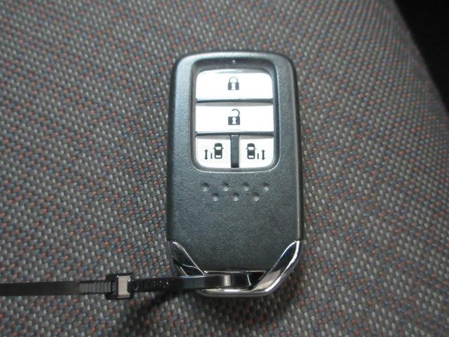 フリード Ｇ・ホンダセンシング　７人　ＨｏｎｄａＳＥＮＳＩＮＧ　ドラレコ　メモリーナビ　リヤカメラ　フルセグＴＶ　ＥＴＣ　シートヒーター　ワンオーナー　Ｆセグ　追突被害軽減ブレーキ　ｉストップ　電格ドアミラー　Ｗエアバッグ　ＶＳＡ（17枚目）