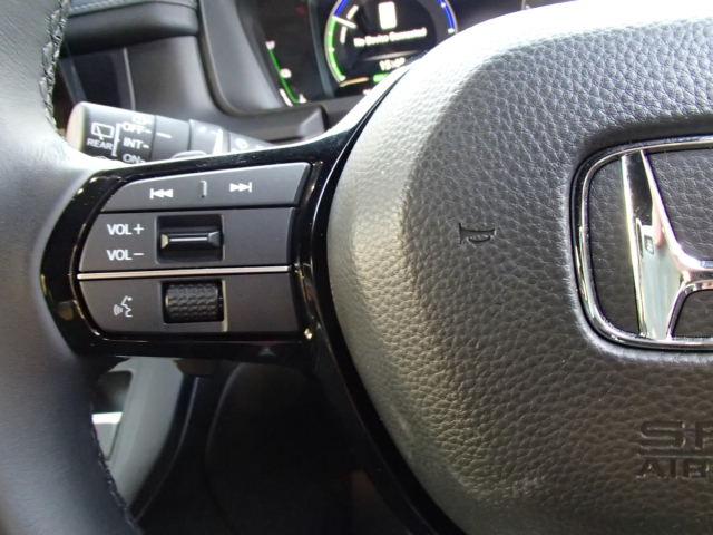 ステップワゴン ｅ：ＨＥＶスパーダ　７人　ＨｏｎｄａＳＥＮＳＩＮＧ　バックカメラ　ＥＴＣ　ＴＶ　Ｂｌｕｅｔｏｏｔｈ　運転席助手席シートヒーター　当社デモカー　ＬＥＤヘッドライト　純正アルミホイール　元試乗車　１オーナー　レーンアシスト（6枚目）