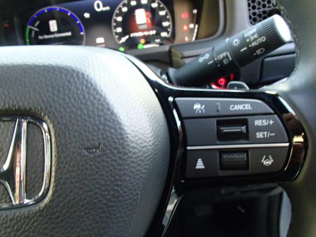 ステップワゴン ｅ：ＨＥＶスパーダ　７人　ＨｏｎｄａＳＥＮＳＩＮＧ　バックカメラ　ＥＴＣ　ＴＶ　Ｂｌｕｅｔｏｏｔｈ　運転席助手席シートヒーター　当社デモカー　ＬＥＤヘッドライト　純正アルミホイール　元試乗車　１オーナー　レーンアシスト（7枚目）
