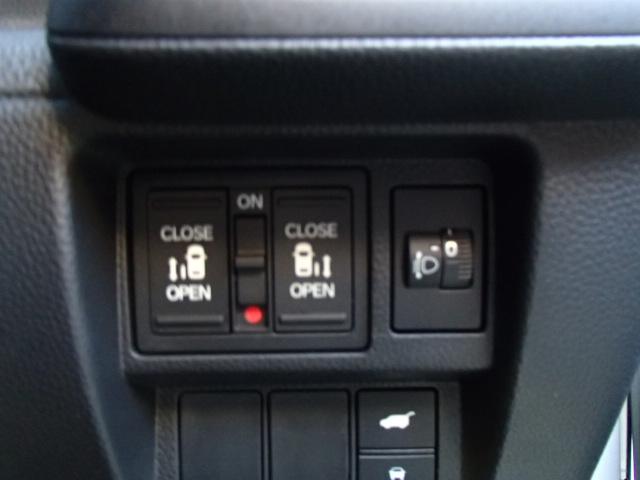 ステップワゴン ｅ：ＨＥＶスパーダ　７人　ＨｏｎｄａＳＥＮＳＩＮＧ　バックカメラ　ＥＴＣ　ＴＶ　Ｂｌｕｅｔｏｏｔｈ　運転席助手席シートヒーター　当社デモカー　ＬＥＤヘッドライト　純正アルミホイール　元試乗車　１オーナー　レーンアシスト（8枚目）