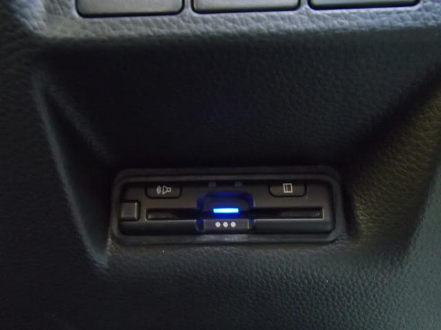 ステップワゴン ｅ：ＨＥＶスパーダ　７人　ＨｏｎｄａＳＥＮＳＩＮＧ　バックカメラ　ＥＴＣ　ＴＶ　Ｂｌｕｅｔｏｏｔｈ　運転席助手席シートヒーター　当社デモカー　ＬＥＤヘッドライト　純正アルミホイール　元試乗車　１オーナー　レーンアシスト（11枚目）