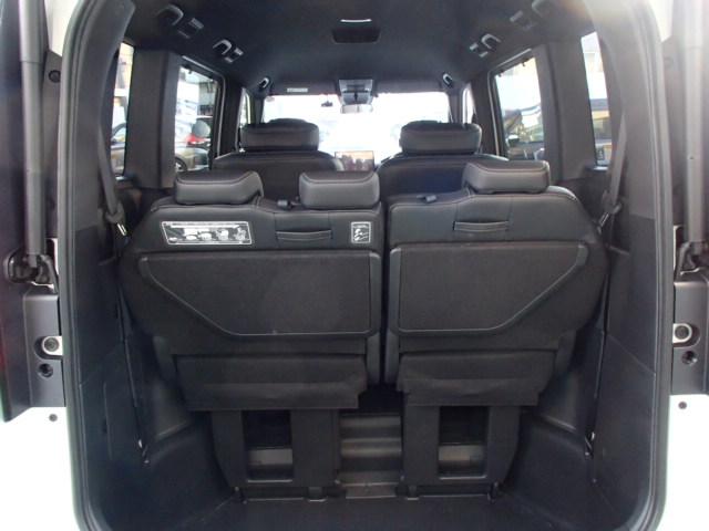 ステップワゴン ｅ：ＨＥＶスパーダ　７人　ＨｏｎｄａＳＥＮＳＩＮＧ　バックカメラ　ＥＴＣ　ＴＶ　Ｂｌｕｅｔｏｏｔｈ　運転席助手席シートヒーター　当社デモカー　ＬＥＤヘッドライト　純正アルミホイール　元試乗車　１オーナー　レーンアシスト（16枚目）