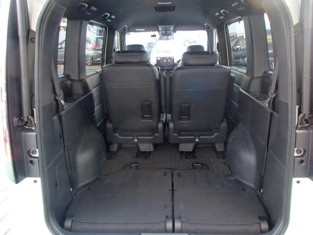 ステップワゴン ｅ：ＨＥＶスパーダ　７人　ＨｏｎｄａＳＥＮＳＩＮＧ　バックカメラ　ＥＴＣ　ＴＶ　Ｂｌｕｅｔｏｏｔｈ　運転席助手席シートヒーター　当社デモカー　ＬＥＤヘッドライト　純正アルミホイール　元試乗車　１オーナー　レーンアシスト（18枚目）