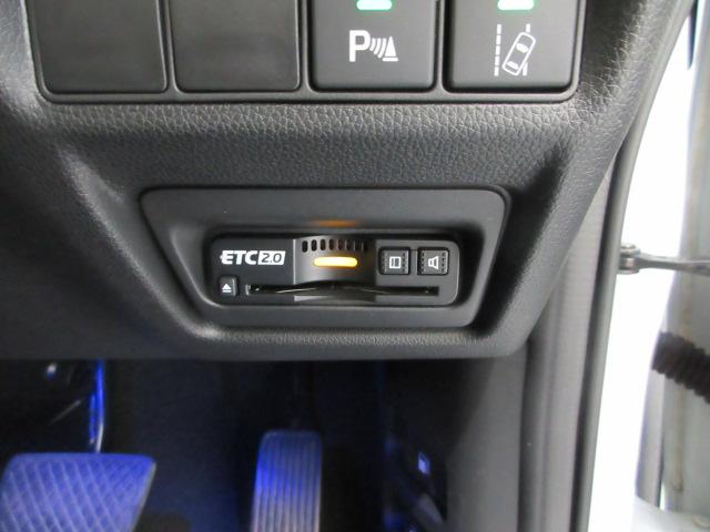 ステップワゴンスパーダ スパーダホンダセンシング　８人　前後ドラレコ　メモリーナビ　リアカメラ　Ｂｌｕｅｔｏｏｔｈ　ＵＳＢ　ＥＴＣ２．０　両側電動スライドドア　パーキングセンサー　純正アルミ　ワンオーナー　ＬＫＡ　盗難防止　助手席エアバッグ　記録簿有（12枚目）