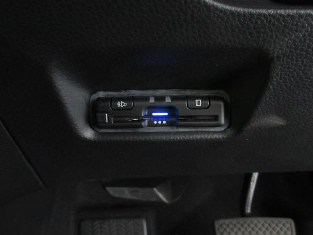 フィット ホーム　ＨｏｎｄａＳＥＮＳＩＮＧ　前後ドラレコ　メモリーナビ　リアカメラ　Ｂｌｕｅｔｏｏｔｈ　　ＵＳＢ　ＥＴＣ　ＬＥＤヘッドライト　パーキングセンサー　衝突軽減ブレーキ　レーンキープアシスト　禁煙車　記録簿付（7枚目）