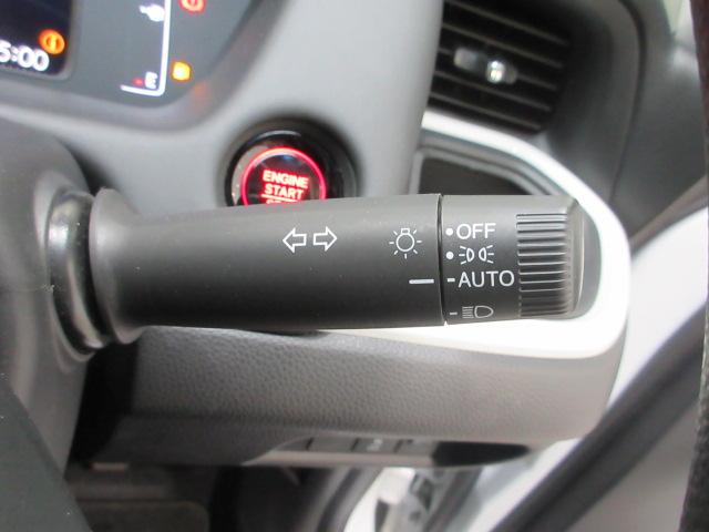 フィット ホーム　ＨｏｎｄａＳＥＮＳＩＮＧ　前後ドラレコ　メモリーナビ　リアカメラ　Ｂｌｕｅｔｏｏｔｈ　　ＵＳＢ　ＥＴＣ　ＬＥＤヘッドライト　パーキングセンサー　衝突軽減ブレーキ　レーンキープアシスト　禁煙車　記録簿付（14枚目）