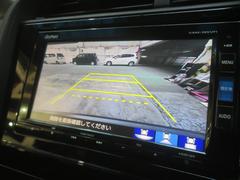 後方確認はオマカセのリアカメラ付です。雨天時や夜間のバック駐車時などで特に視界の安全確認に役立ちます。 5