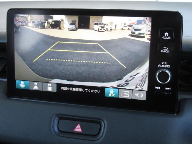 ｅ：ＨＥＶＺ　元試乗車　禁煙車　ホンダコネクテッドディスプレイ　リヤカメラ　２．０ＥＴＣ　ＵＳＢ　障害物センサー　レーンキープ　パワーテールゲート　スマホ充電　ハンドルヒーター　シートヒーター　ＬＥＤヘッドライト(3枚目)