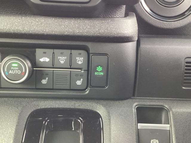 N-BOXカスタム ターボ 元デモカー 衝突被害軽減 禁煙 AW キーフリー Pセンサー ESC パワステ DVD再生 両席エアバック サイドエアバッグ ターボ車 USB接続 スマートキー Bカメラ パワーウィンドウ 1オナ(9枚目)