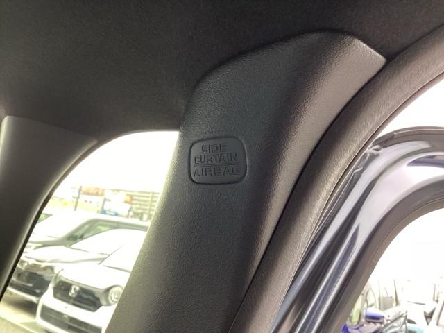 N-BOXカスタム ターボ 元デモカー 衝突被害軽減 禁煙 AW キーフリー Pセンサー ESC パワステ DVD再生 両席エアバック サイドエアバッグ ターボ車 USB接続 スマートキー Bカメラ パワーウィンドウ 1オナ(17枚目)