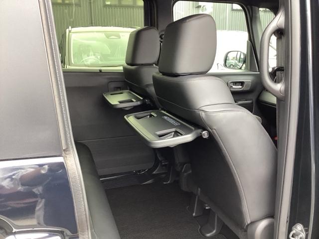 N-BOXカスタム ターボ 元デモカー 衝突被害軽減 禁煙 AW キーフリー Pセンサー ESC パワステ DVD再生 両席エアバック サイドエアバッグ ターボ車 USB接続 スマートキー Bカメラ パワーウィンドウ 1オナ(24枚目)