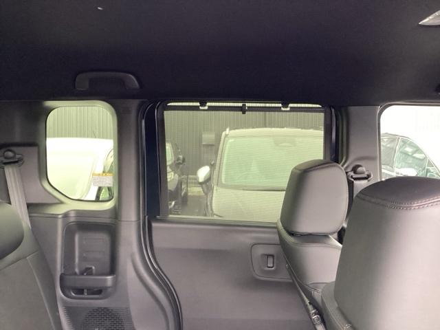 N-BOXカスタム ターボ 元デモカー 衝突被害軽減 禁煙 AW キーフリー Pセンサー ESC パワステ DVD再生 両席エアバック サイドエアバッグ ターボ車 USB接続 スマートキー Bカメラ パワーウィンドウ 1オナ(25枚目)