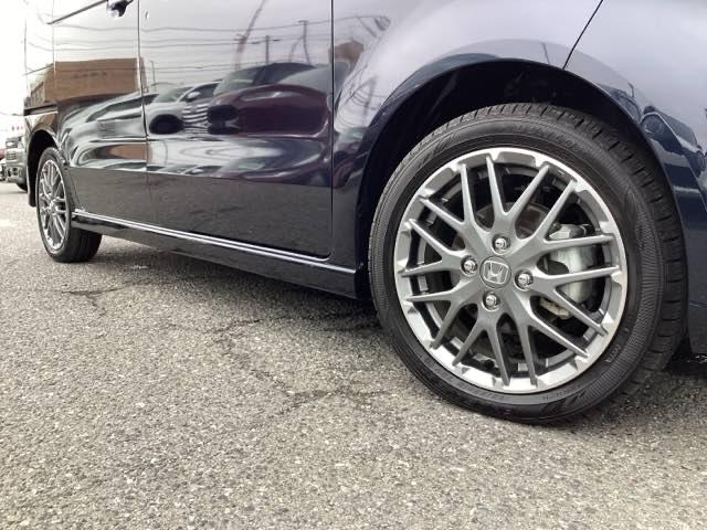 N-BOXカスタム ターボ 元デモカー 衝突被害軽減 禁煙 AW キーフリー Pセンサー ESC パワステ DVD再生 両席エアバック サイドエアバッグ ターボ車 USB接続 スマートキー Bカメラ パワーウィンドウ 1オナ(32枚目)