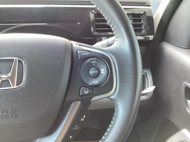 ステップワゴンスパーダ スパーダホンダセンシング 禁煙 盗難防止 助手席エアバッグ ワンオーナ- Wパワスラ メモリナビ 記録簿有 地デジ LEDライト 横滑り防止システム オートエアコン リアカメラ USB ナビ&TV 三列シート アイドリングS(13枚目)