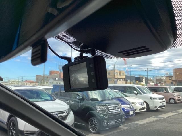 ステップワゴンスパーダ スパーダホンダセンシング 禁煙 盗難防止 助手席エアバッグ ワンオーナ- Wパワスラ メモリナビ 記録簿有 地デジ LEDライト 横滑り防止システム オートエアコン リアカメラ USB ナビ&TV 三列シート アイドリングS(16枚目)