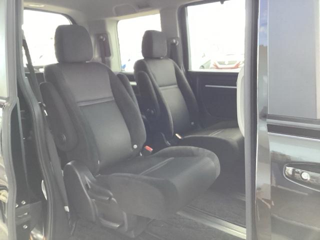 ステップワゴンスパーダ スパーダホンダセンシング 禁煙 盗難防止 助手席エアバッグ ワンオーナ- Wパワスラ メモリナビ 記録簿有 地デジ LEDライト 横滑り防止システム オートエアコン リアカメラ USB ナビ&TV 三列シート アイドリングS(19枚目)