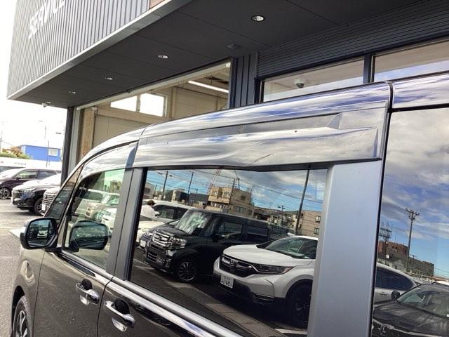 ステップワゴンスパーダ スパーダホンダセンシング 禁煙 盗難防止 助手席エアバッグ ワンオーナ- Wパワスラ メモリナビ 記録簿有 地デジ LEDライト 横滑り防止システム オートエアコン リアカメラ USB ナビ&TV 三列シート アイドリングS(26枚目)