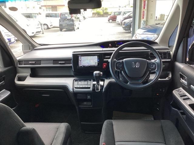 ステップワゴンスパーダ スパーダホンダセンシング 禁煙 盗難防止 助手席エアバッグ ワンオーナ- Wパワスラ メモリナビ 記録簿有 地デジ LEDライト 横滑り防止システム オートエアコン リアカメラ USB ナビ&TV 三列シート アイドリングS(27枚目)