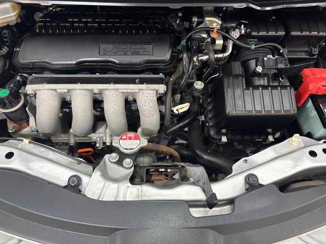 ★エンジンルーム★スチーム洗浄でキレイに仕上げております（＊＾−＾＊）ご納車前にはしっかり点検させて頂いておりますのでご安心ください♪