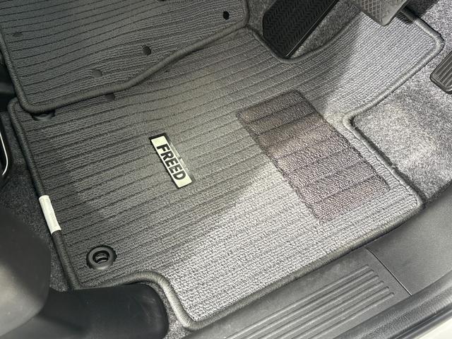 ★純正のフロアマットも付いています！クリーニング済♪