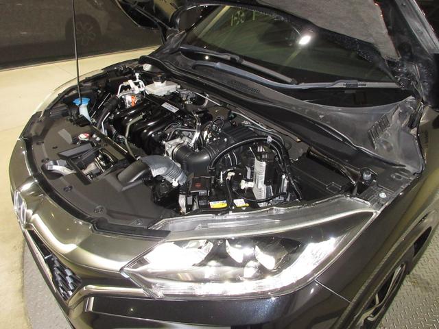 ヴェゼル ハイブリッドＲＳ・ホンダセンシング　純正８インチメモリーナビＢｌｕｅｔｏｏｔｈＥＴＣＲカメラワンオーナー　禁煙車　ＥＴＣ付　１オ－ナ－　定期点検記録簿　衝突安全ボディ　サイドＳＲＳ　フルオートエアコン　ＵＳＢ接続　両席エアバック　イモビ（3枚目）