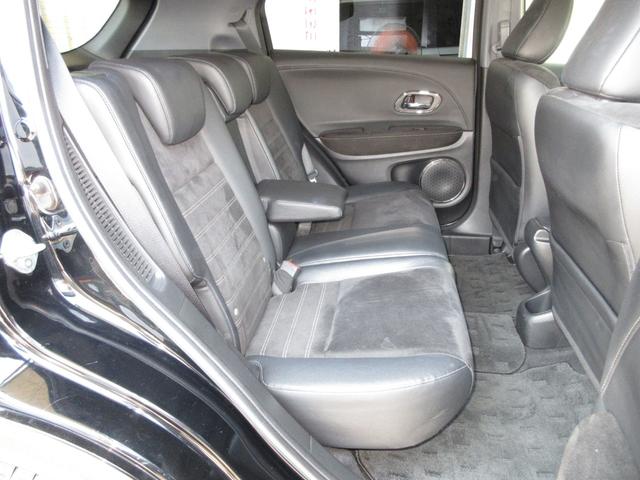 ヴェゼル ハイブリッドＲＳ・ホンダセンシング　純正８インチメモリーナビＢｌｕｅｔｏｏｔｈＥＴＣＲカメラワンオーナー　禁煙車　ＥＴＣ付　１オ－ナ－　定期点検記録簿　衝突安全ボディ　サイドＳＲＳ　フルオートエアコン　ＵＳＢ接続　両席エアバック　イモビ（21枚目）