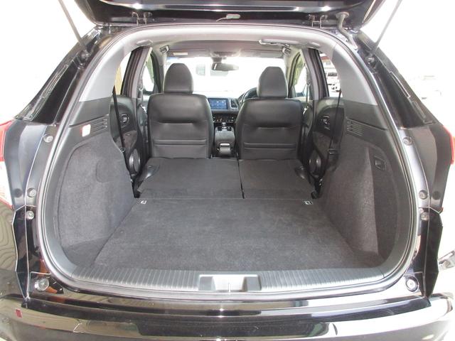 ヴェゼル ハイブリッドＲＳ・ホンダセンシング　純正８インチメモリーナビＢｌｕｅｔｏｏｔｈＥＴＣＲカメラワンオーナー　禁煙車　ＥＴＣ付　１オ－ナ－　定期点検記録簿　衝突安全ボディ　サイドＳＲＳ　フルオートエアコン　ＵＳＢ接続　両席エアバック　イモビ（23枚目）