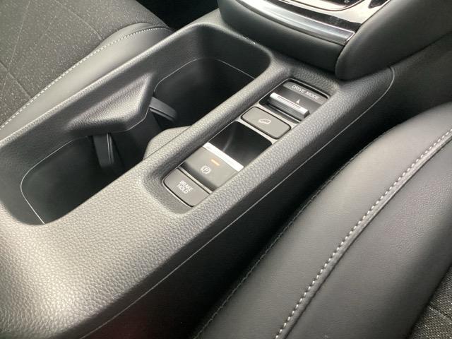 ヴェゼル e:HEVZ ホンダセンシング ホンダコネクトディスプレイ リアカメラ ドラレコ サイドエアバック ETC2.0 フルオートエアコン 衝突回避支援ブレーキ機能 1オナ スマキ Pトランク Dレコ エアバッグ Rカメ(14枚目)