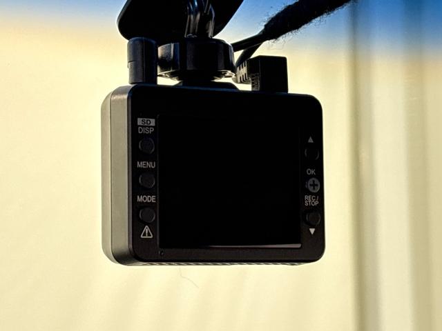 ステップワゴンスパーダ Z メモリーナビ フルセグTV バックカメラ 両側パワースライドドア ディスチャージヘッドライト 前後ドラレコ 横滑り防止装置 パドルシフト ETC 横滑防止 イモビ スマキー 地デジTV 3列シ-ト(18枚目)