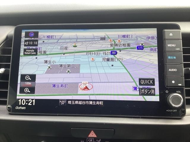 フィット e:HEVホーム 元デモカー 助手席エアバッグ 運転席エアバッグ アイドリングストップ 禁煙 LEDライト USB接続 バックカメラ ABS サイドエアバッグ オートクルーズコントロール フルセグTV DVD再生(7枚目)