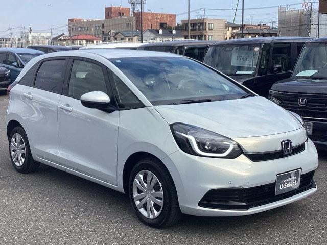 フィット e:HEVホーム 元デモカー 助手席エアバッグ 運転席エアバッグ アイドリングストップ 禁煙 LEDライト USB接続 バックカメラ ABS サイドエアバッグ オートクルーズコントロール フルセグTV DVD再生(33枚目)