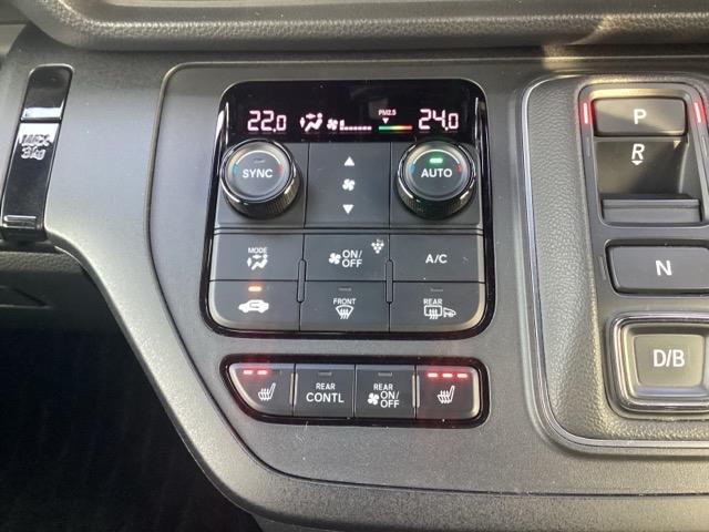 ステップワゴン e:HEVスパーダ アルミ 1オーナー フルオートエアコン メモリナビ ESC シートヒータ キーフリー LEDヘッドランプ イモビ ABS リアカメラ スマートキ USBポート クルーズコントロール ECOモード 禁煙(10枚目)